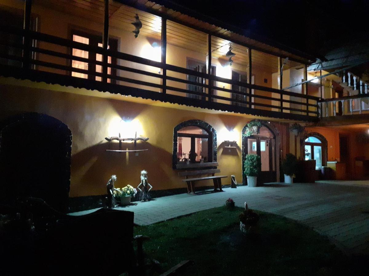 Pension Calborean Tălmaciu Kültér fotó